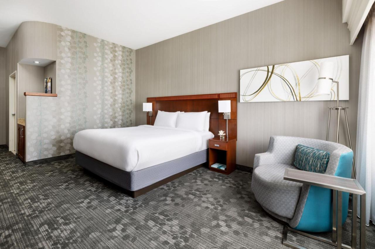 Courtyard By Marriott Potomac Mills Woodbridge Hotel Exterior foto