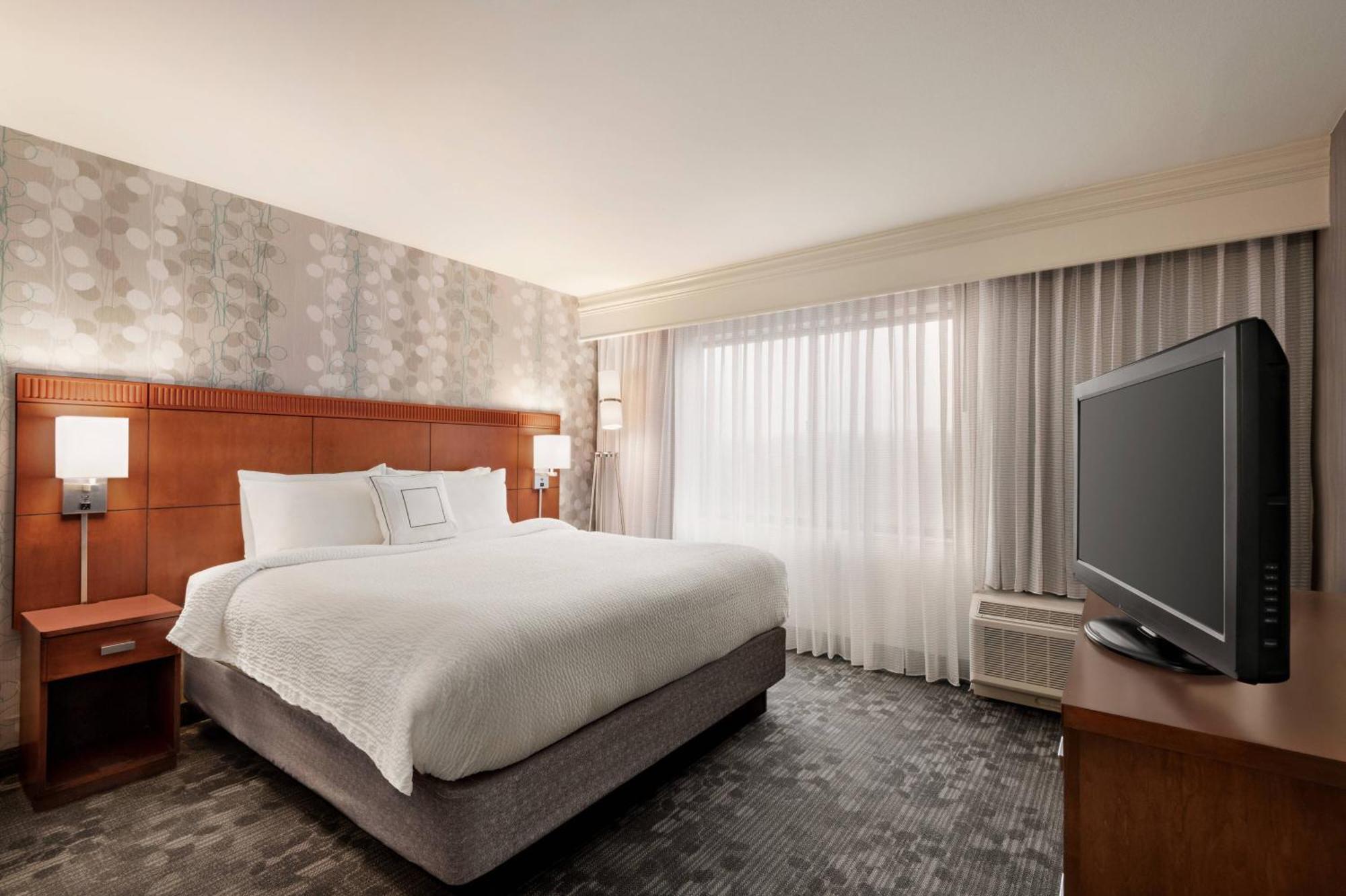 Courtyard By Marriott Potomac Mills Woodbridge Hotel Exterior foto