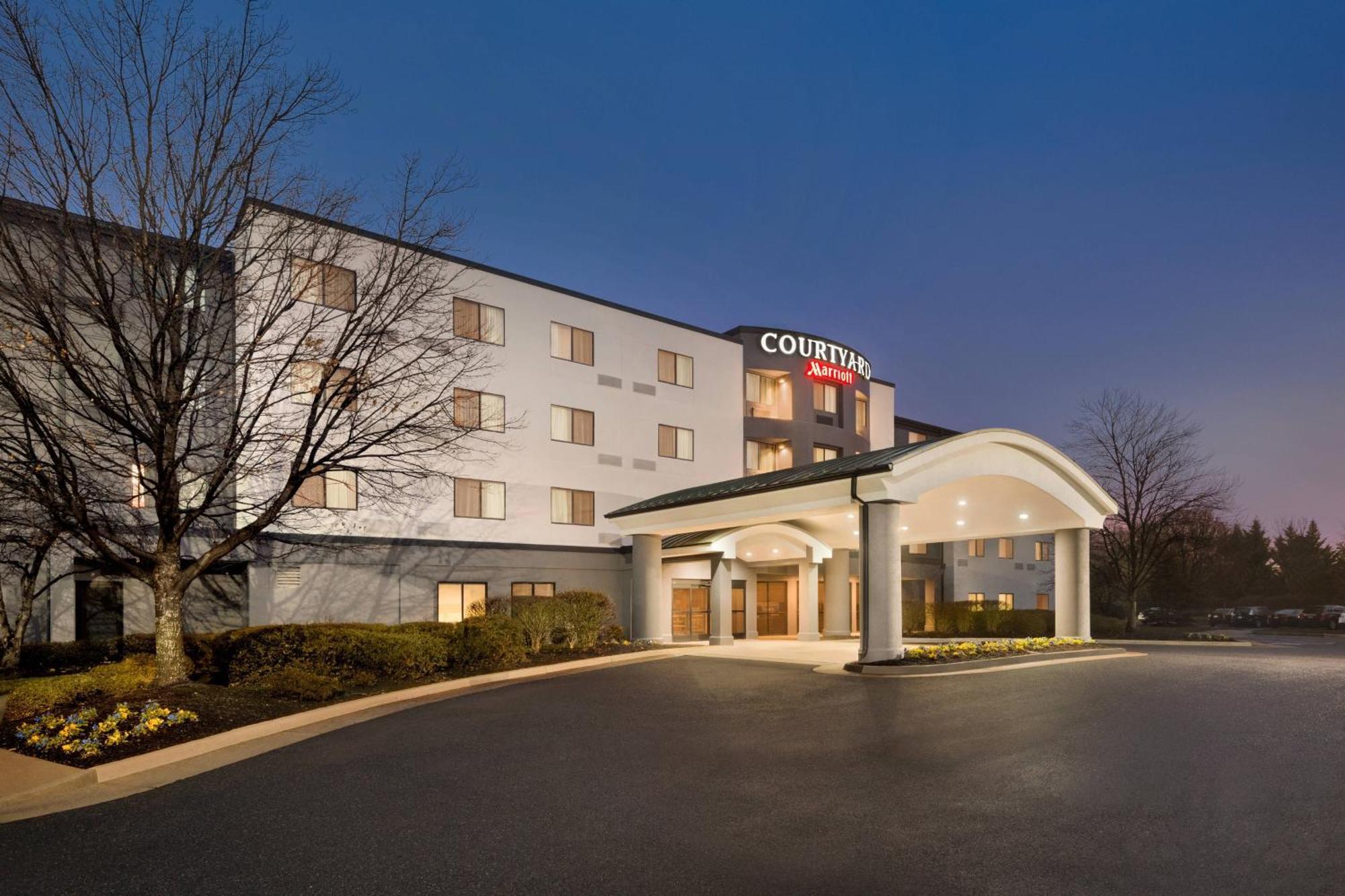 Courtyard By Marriott Potomac Mills Woodbridge Hotel Exterior foto