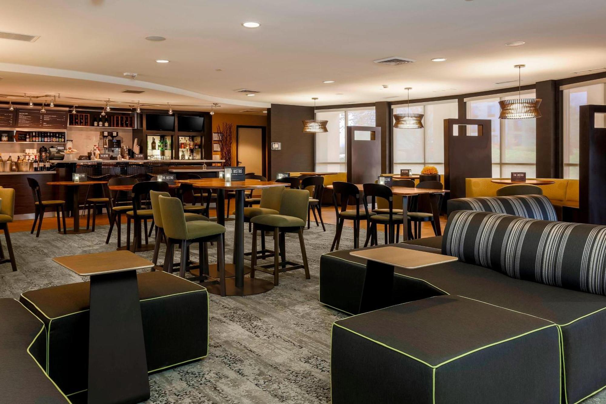 Courtyard By Marriott Potomac Mills Woodbridge Hotel Exterior foto
