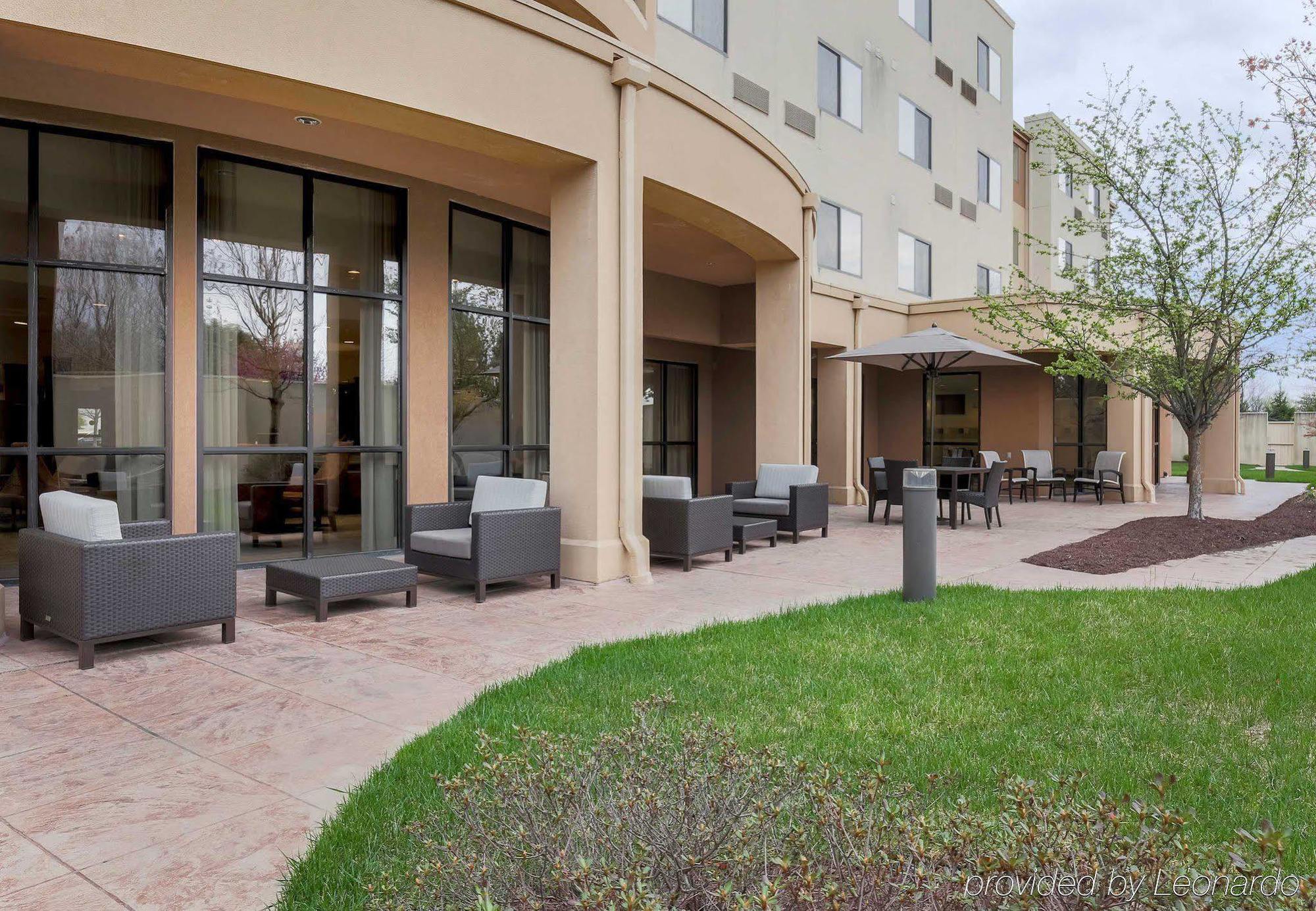 Courtyard By Marriott Potomac Mills Woodbridge Hotel Exterior foto